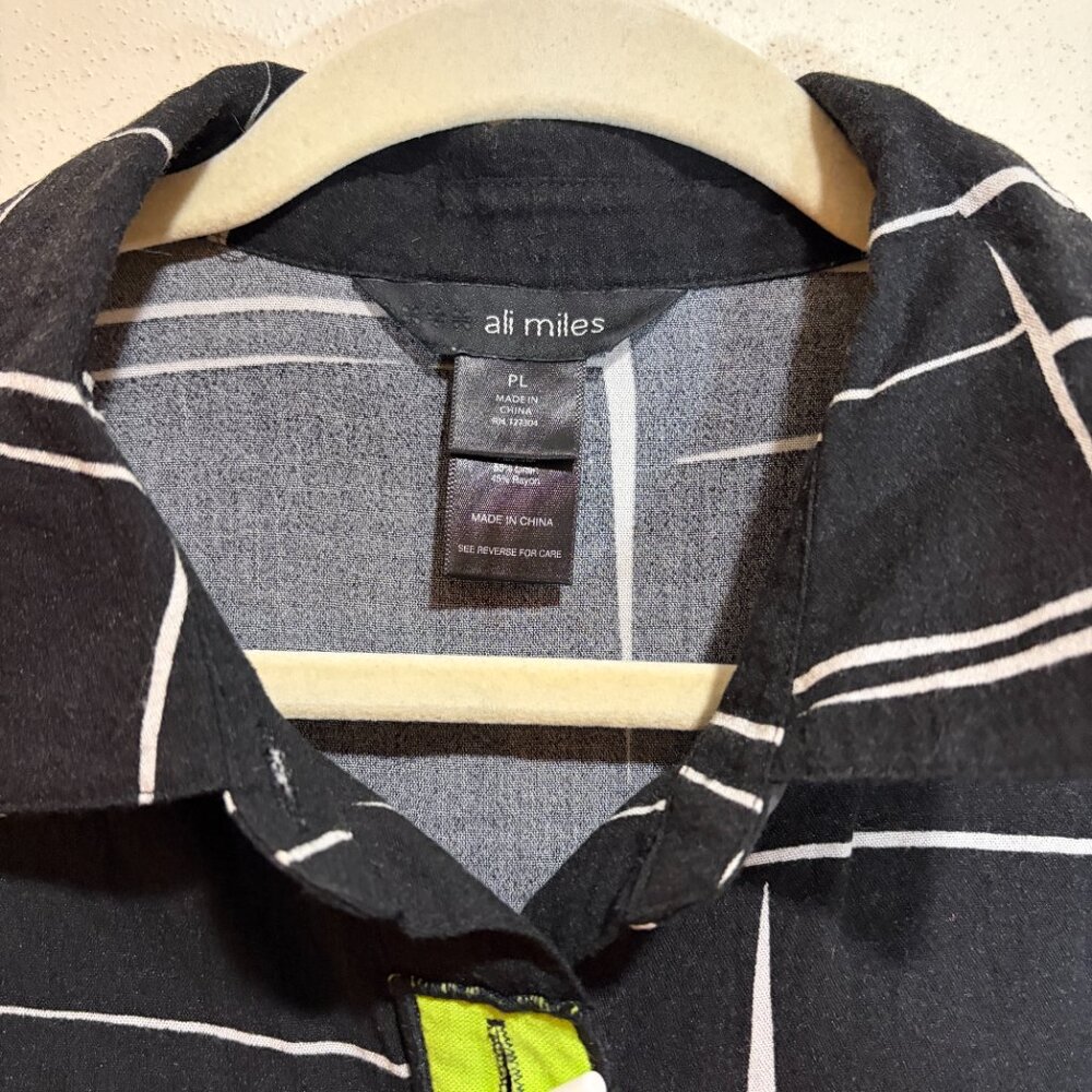 Ali Miles Black Button Down Abstract Geometric Print Pattern Artsy Top Blouse - Picture 8 of 14